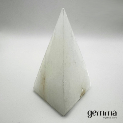 Pirâmide em Selenite