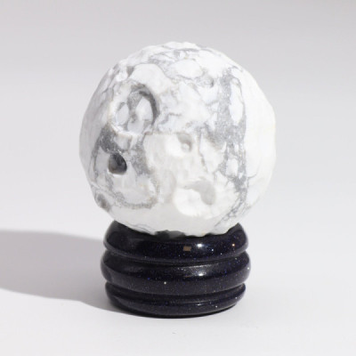 Lua - Howlite Lua - Howlite