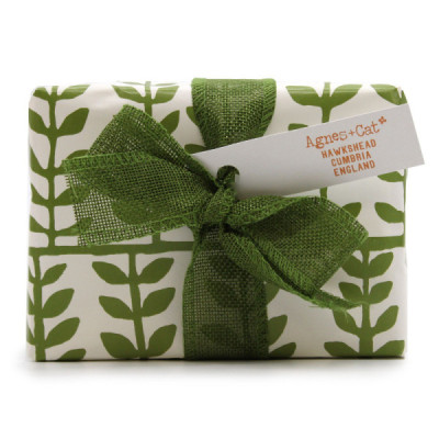 Conjunto Presente: Bomba de Banho & Vela de Ruibarbo